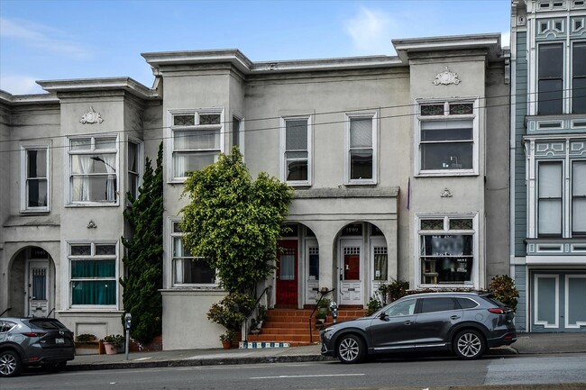 Building Photo - 1907 Divisadero St