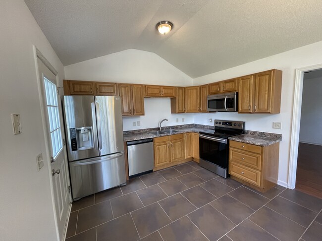 Building Photo - 903 Crystal Bear Trail