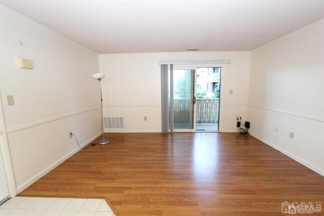 Foto del edificio - 5105 Ravens Crest Dr
