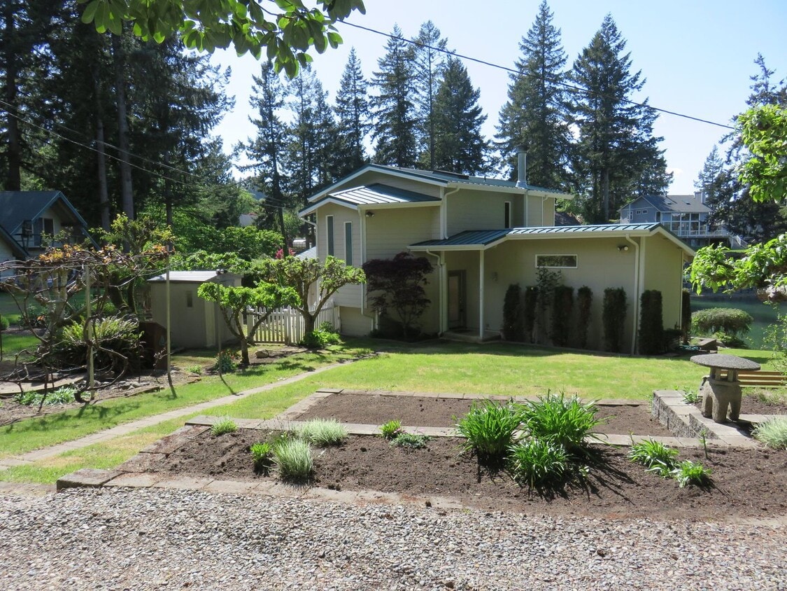 Fox Island Waterfront Home House Rental in Fox Island, WA