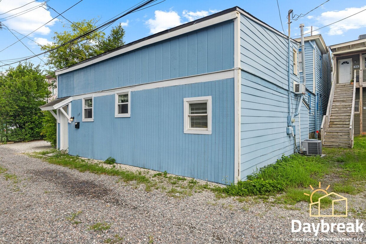 Foto principal - 112 E Anderson St