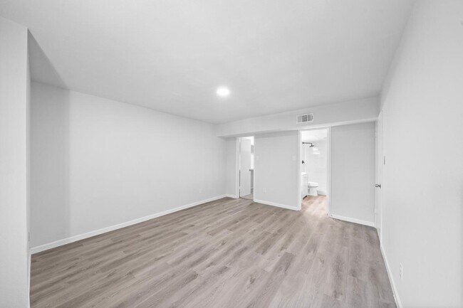 Foto del edificio - 353 N Post Oak Ln