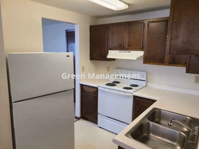 Building Photo - Heat Paid 2 Bedroom with Garage