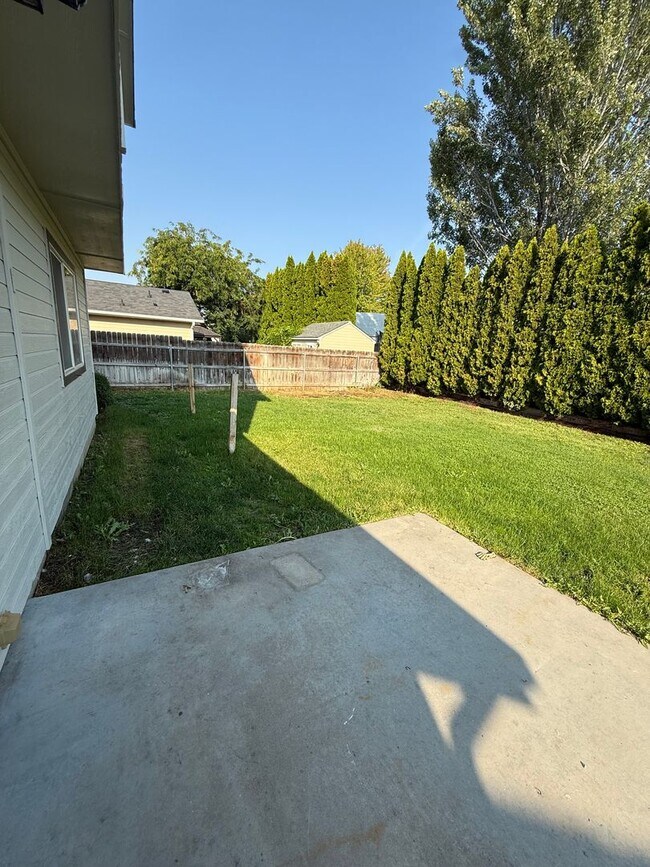 Foto del edificio - Great location in Meridian 4 bed 2.5 bath ...