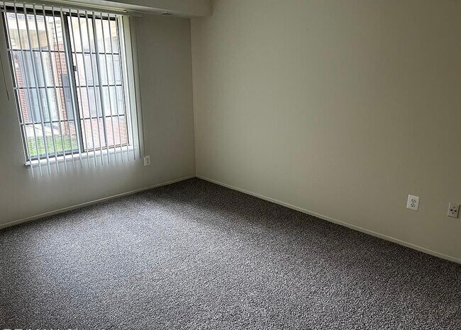 Foto del edificio - 7000 Foxthorn Dr