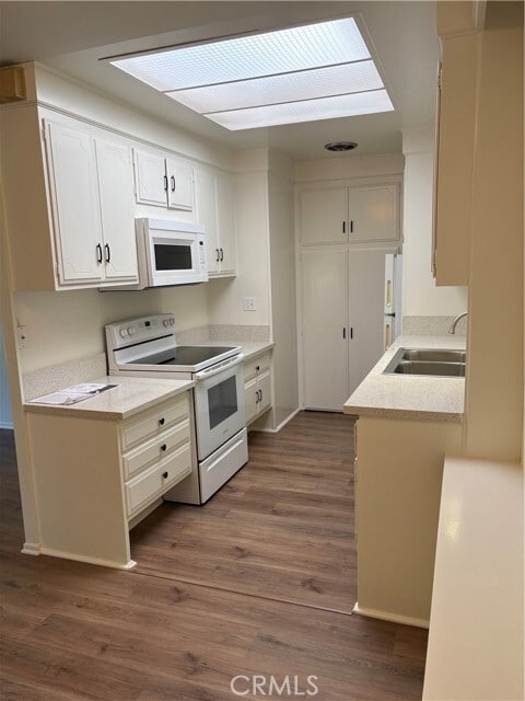 Building Photo - 2280 Via Mariposa W