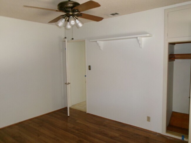 Building Photo - 9621 Cloverwood St