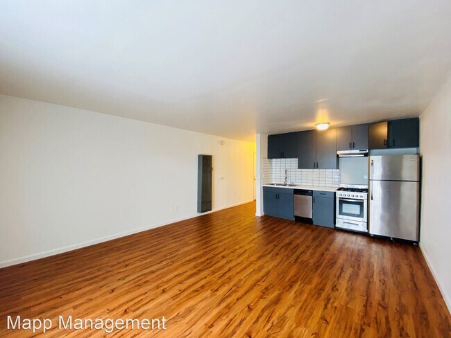 Building Photo - 125 S Ave 53
