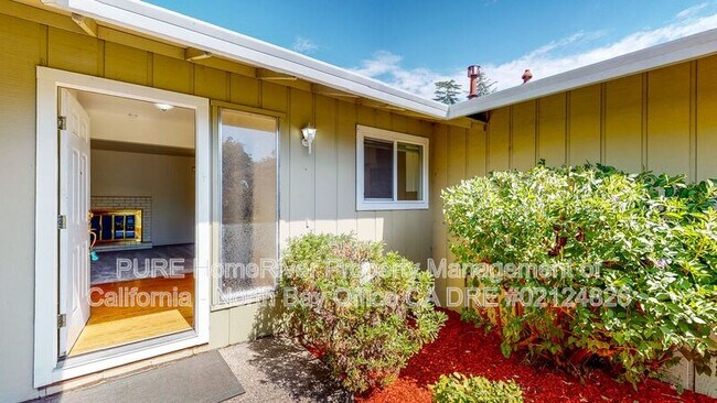 Building Photo - 6123 Bridgewood Dr