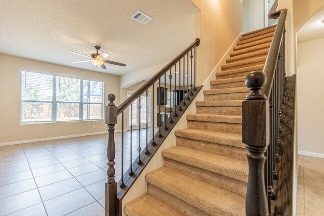 Building Photo - 3534 York Crest