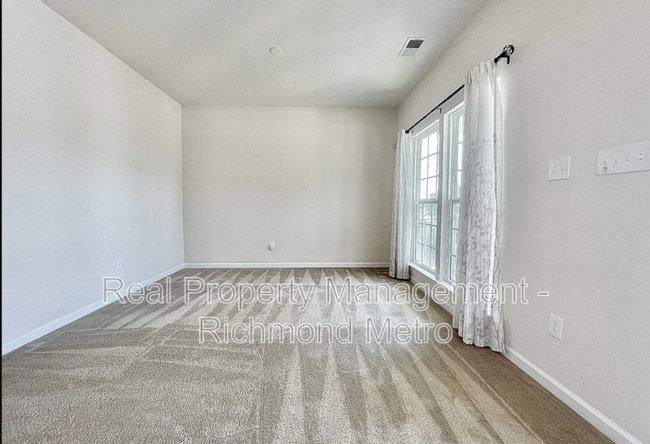 Building Photo - 3806 Laroux Ave N