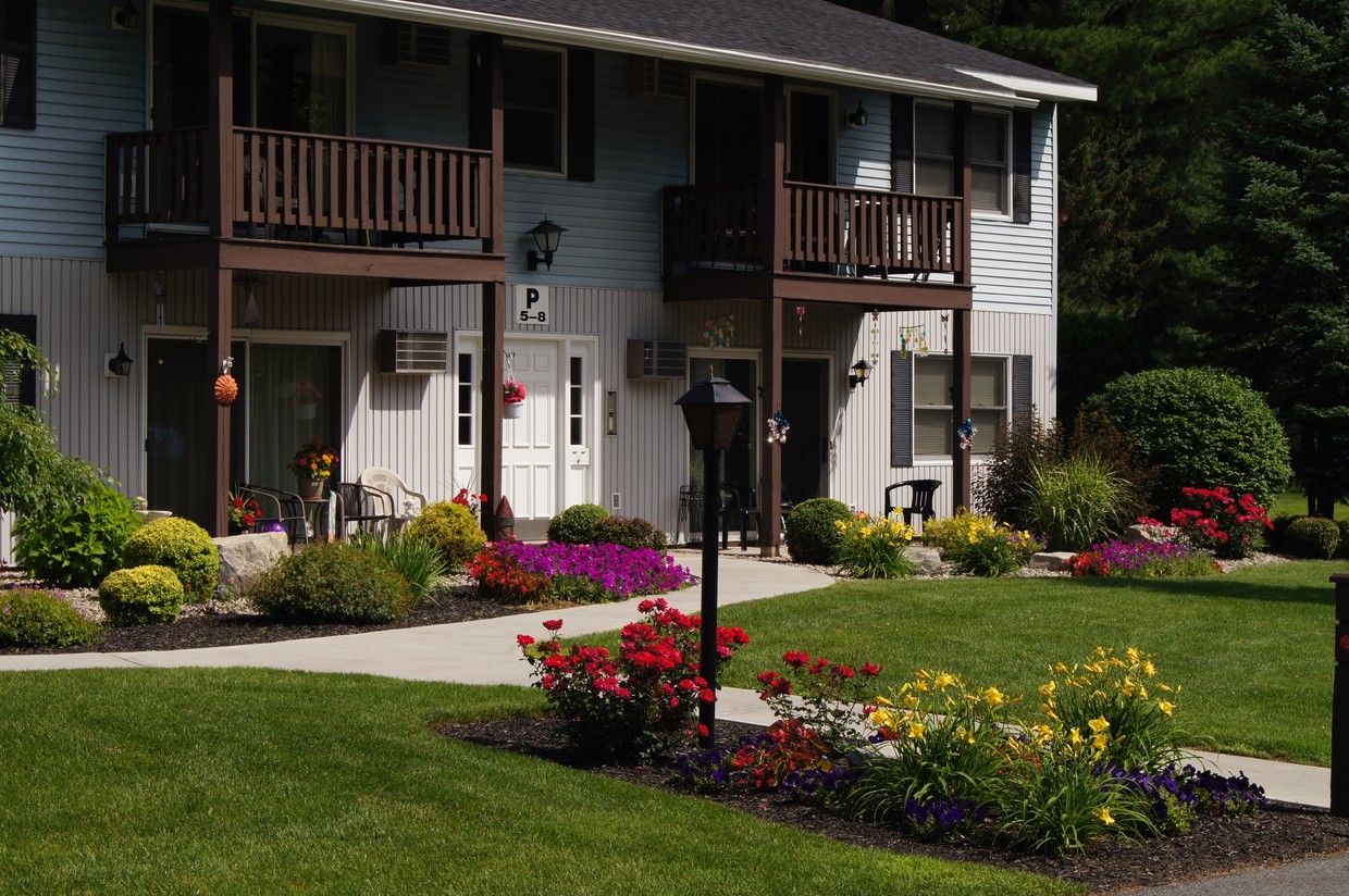 Primary Photo - Shady Lane Apartments