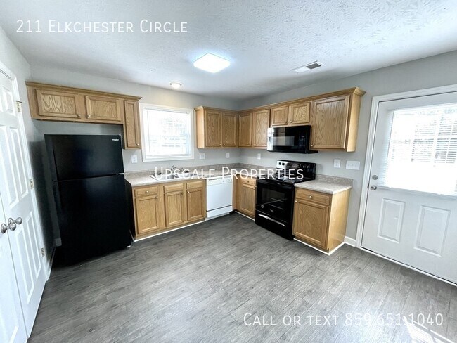 Foto del edificio - 211 Elkchester Cir