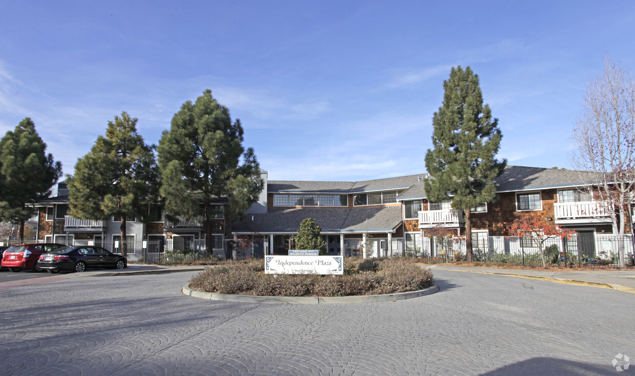 Building Photo - Independence Plaza