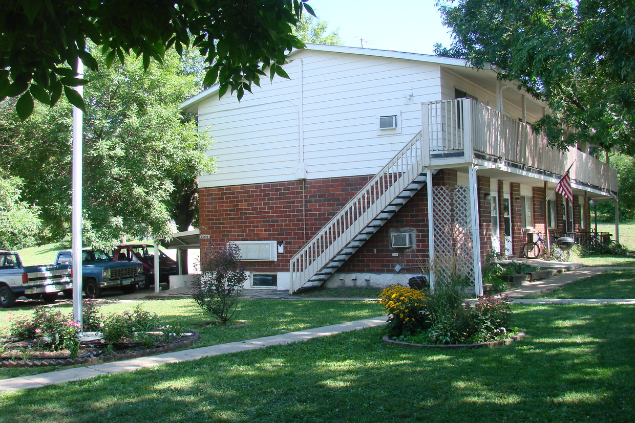 Building Photo - BaStone Apartments