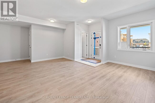 Building Photo - 808 Parnian Private