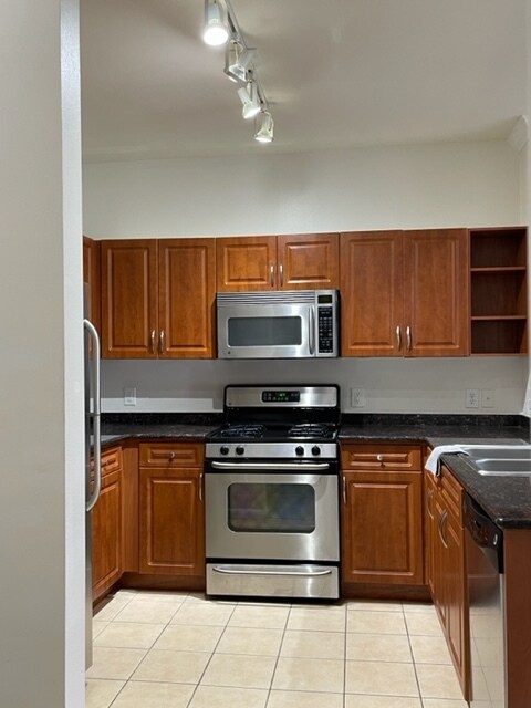 Building Photo - 12917 Centre Park Cir