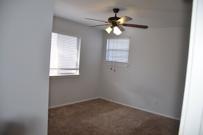 Foto del edificio - 9142 Maggie Ct