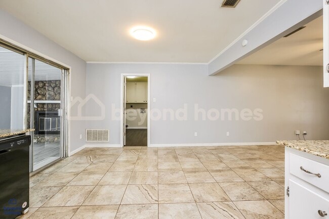 Building Photo - Charming 3 BR Brick Home with Upgraded Kitchen, Stone Fireplace & Sunroom in Little Rock