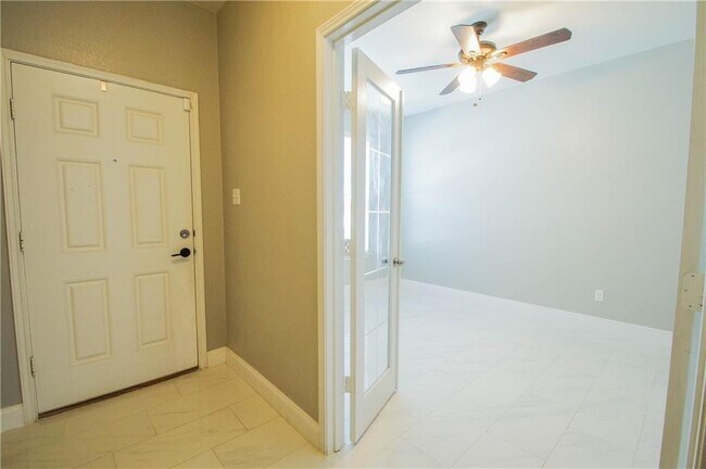 Building Photo - 556 Moonwalker Trail