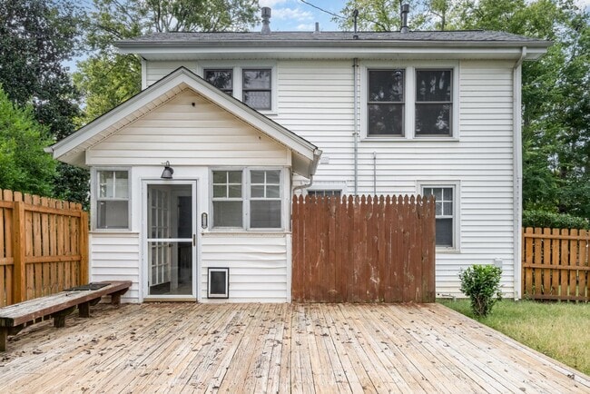Building Photo - $2,700/month | 3 Bed | 2 Bath | ~1,592 Sq ...