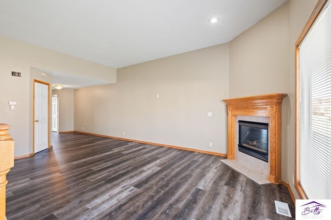 Building Photo - 16610-12 P