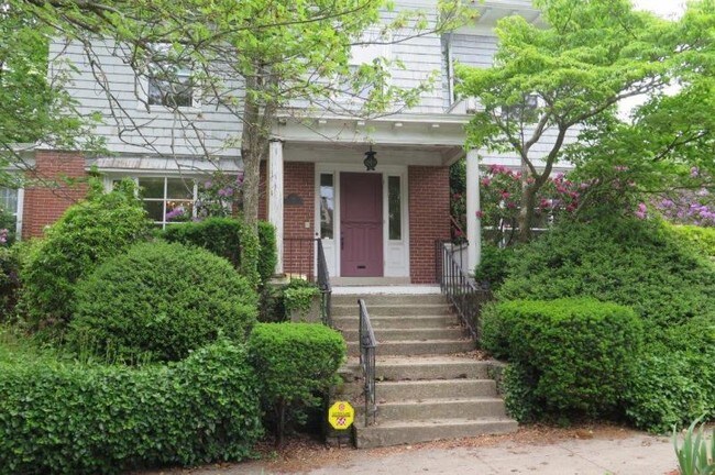 Building Photo - 66 Cole Ave