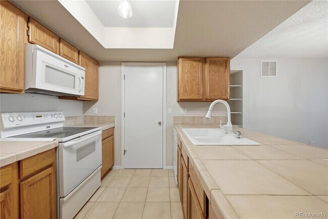 Foto del edificio - 23561 Genesee Village Rd