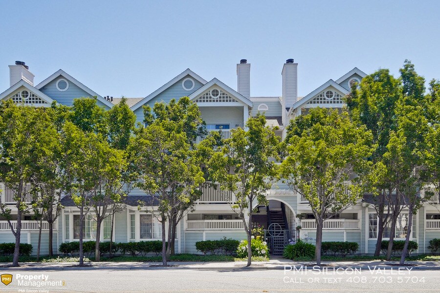 Primary Photo - Penthouse Home, Available Now!