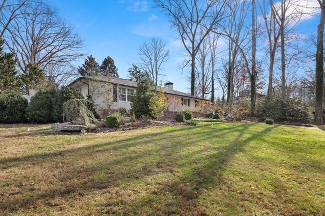 Building Photo - Biltmore Forest Home