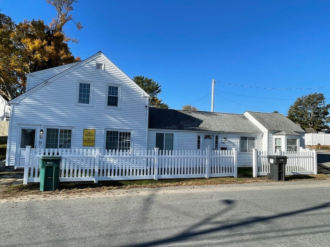 Primary Photo - Hyannis 1 bedroom