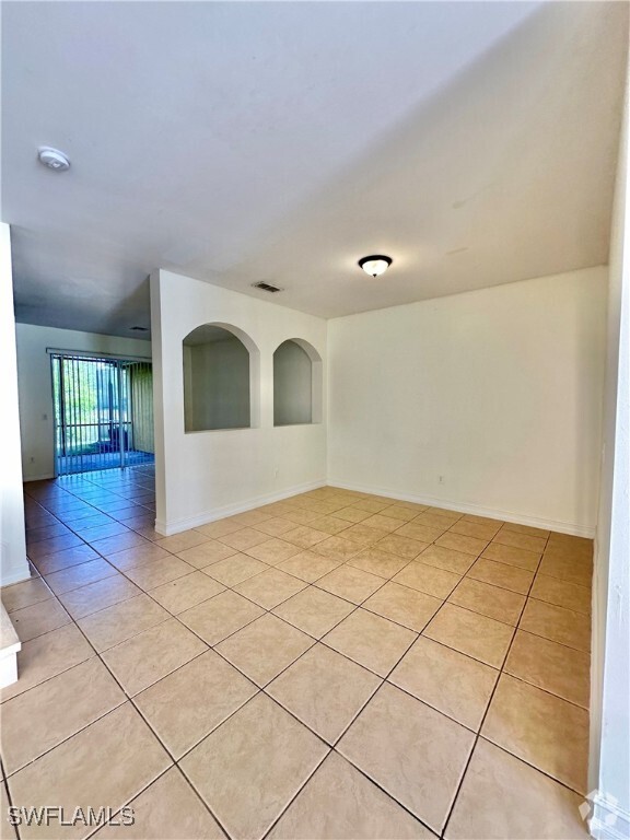 Building Photo - 10280 Olivewood Way