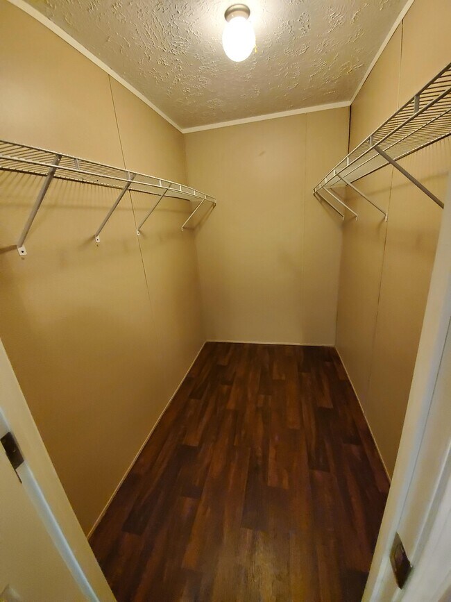 Foto del edificio - 284 Jordanshire Cir