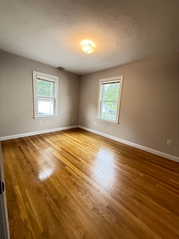 Foto del edificio - 409 Furnace Brook Pky