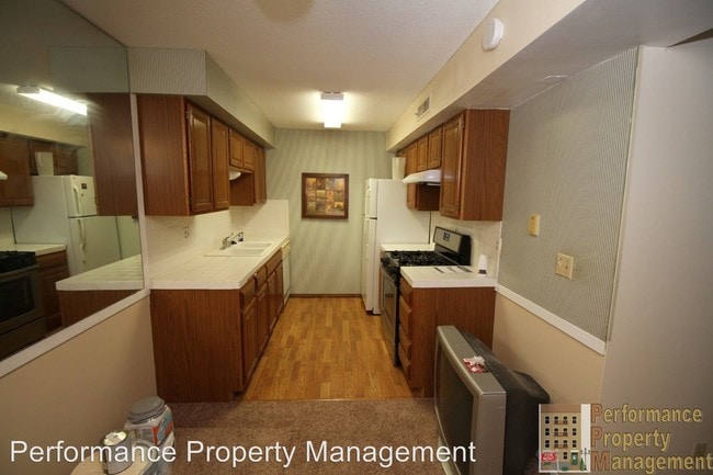 Building Photo - 1 br, 1 bath House - 4000 S 56th St #258C