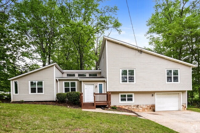 Building Photo - 6513 Mitchell Ln SW