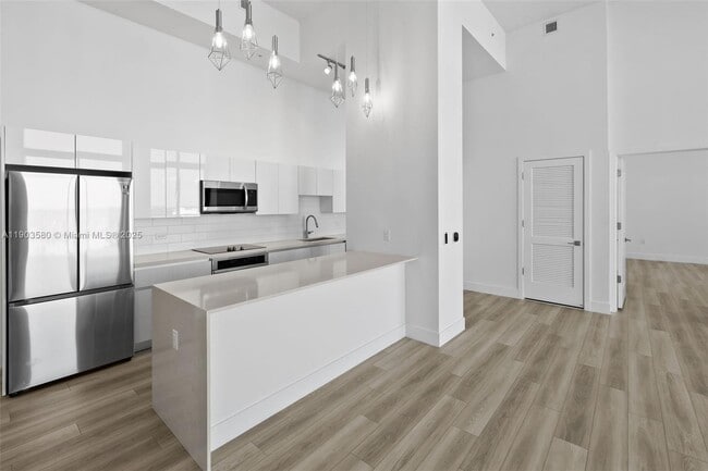 Foto del edificio - 101 Diplomat Pkwy