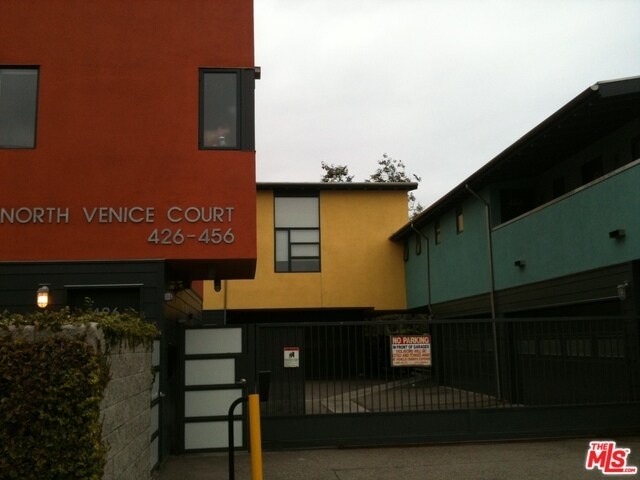 Foto principal - 432 N Venice Blvd