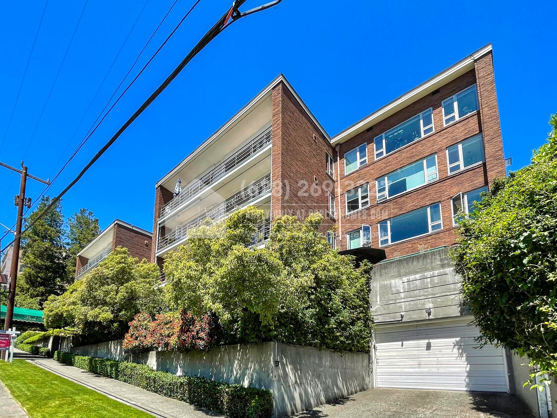 530 W Olympic Pl Unit 405, Seattle, WA 98119 Condo for Rent in