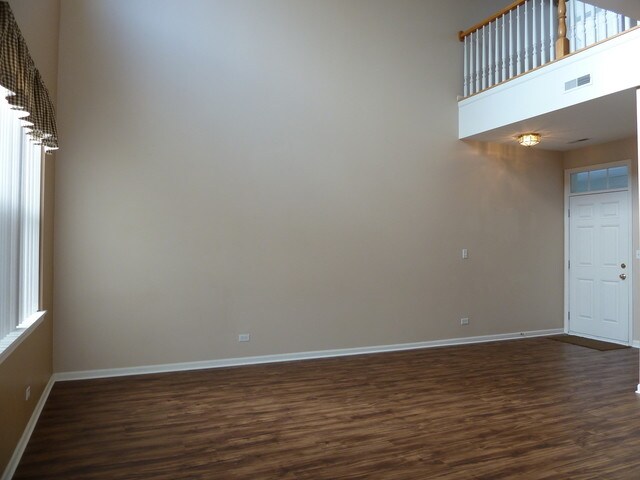 Building Photo - 3021 Pleasant Plains Dr
