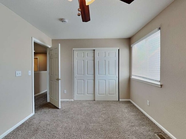 Building Photo - 229 Morales Ln