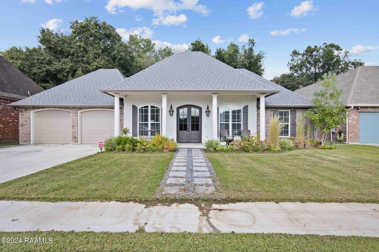 Primary Photo - 205 Belle Maison Dr