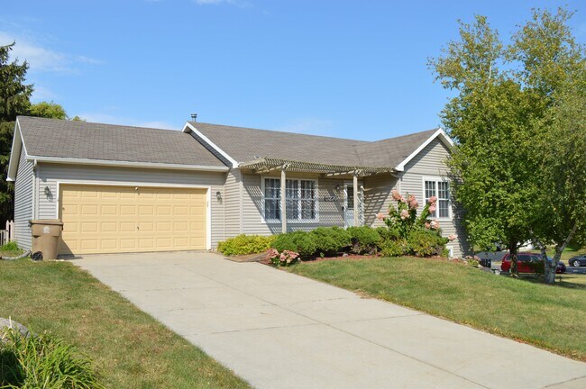 Foto del edificio - 5270 Summer Ridge Dr