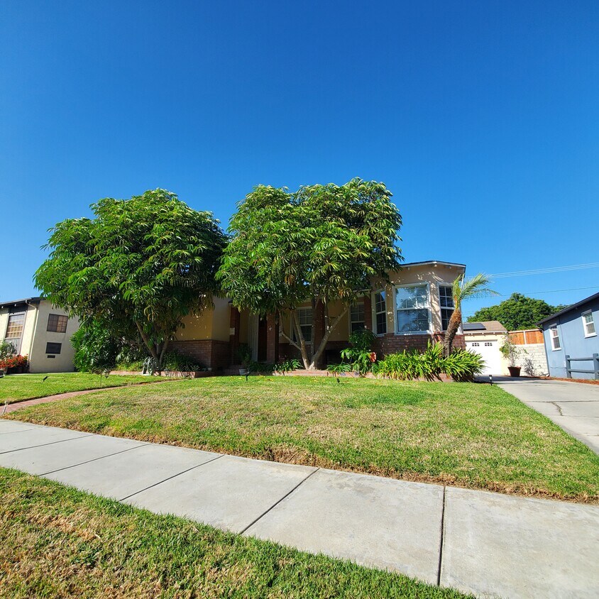 2452 Colby Ave, Los Angeles, CA 90064