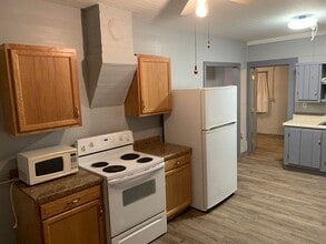 Building Photo - 2054 Sunset Cir