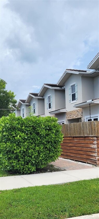 Primary Photo - 12766 SW 248th St