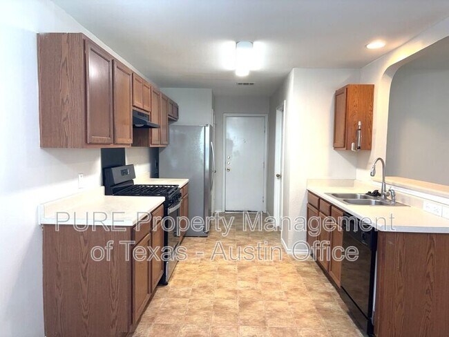 Foto del edificio - 2724 Breezy Point Cove