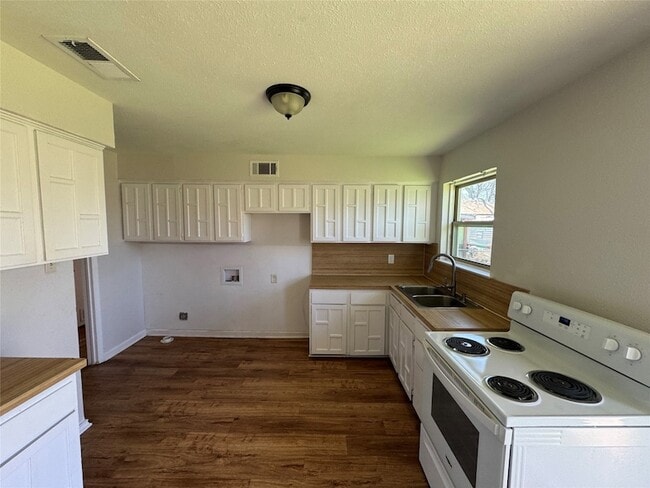 Building Photo - 3114 Healey Dr