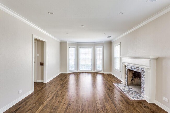 Foto del edificio - 2502 Hillside Dr