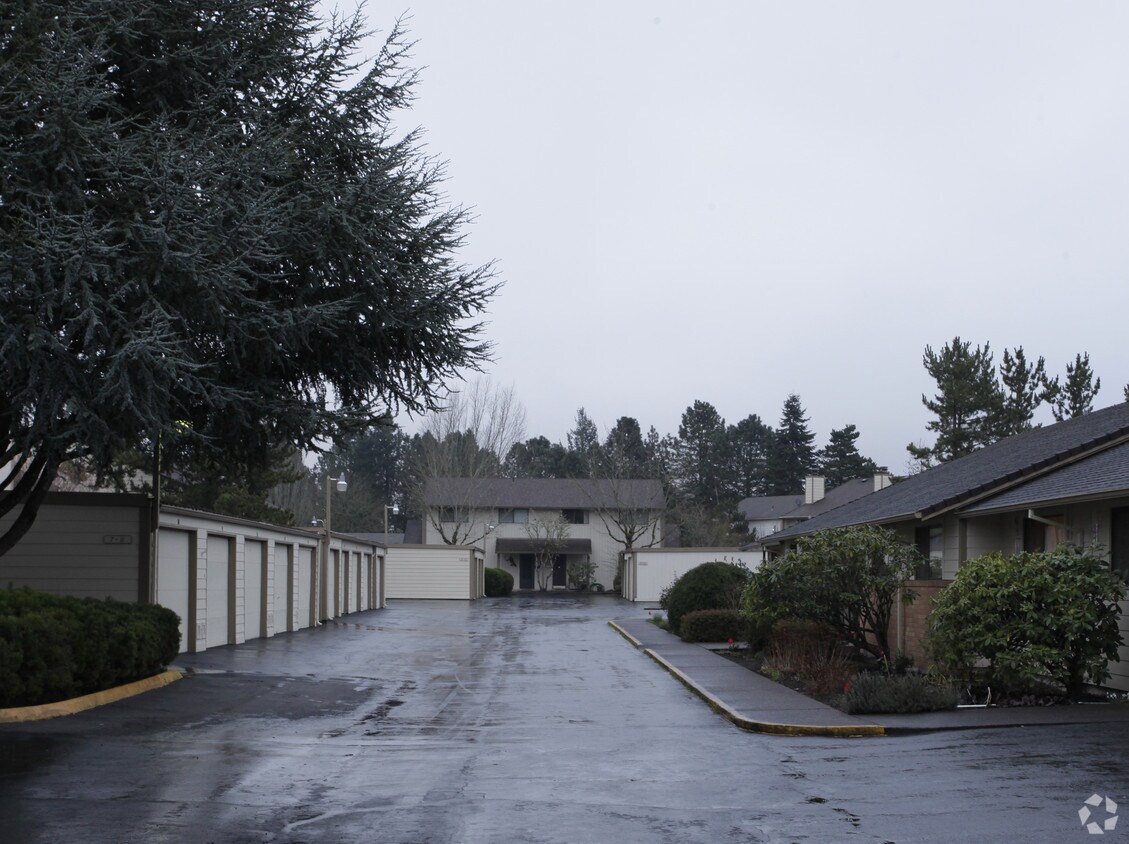 1100 N Meridian St, Newberg, OR 97132 Apartments in Newberg, OR